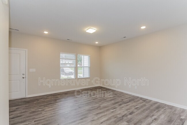 Building Photo - 4406 Mountain Island Dr