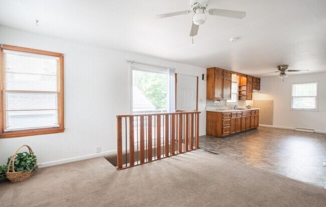 Building Photo - 1416 1/2 Charlotte