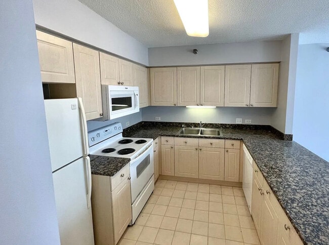Building Photo - 512 N McClurg Ct