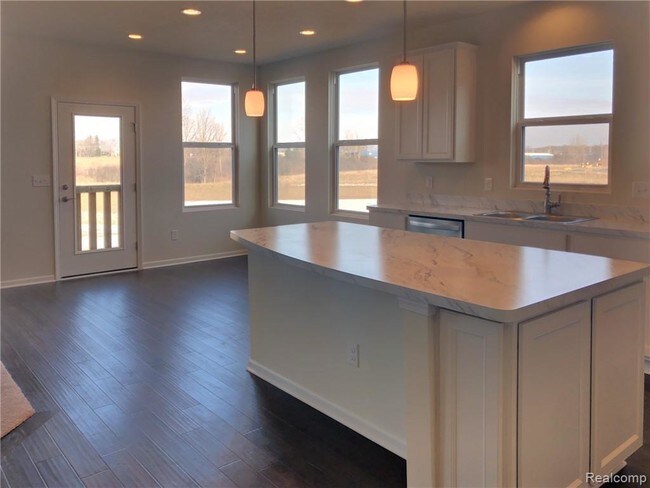 Foto del edificio - 576 Ivyland St