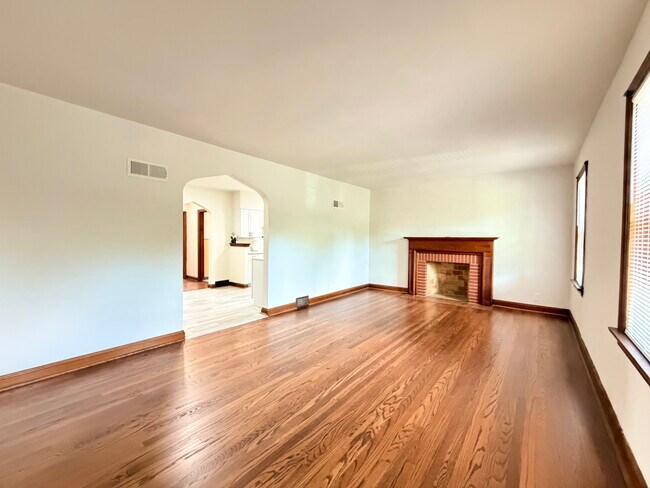 Foto del edificio - 4734 Locke Ave