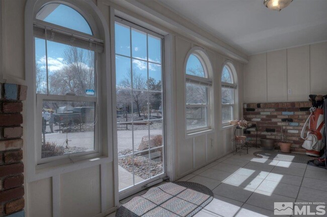 Building Photo - 345 Hillcrest Dr