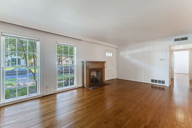Building Photo - 4501 Fairway Ave
