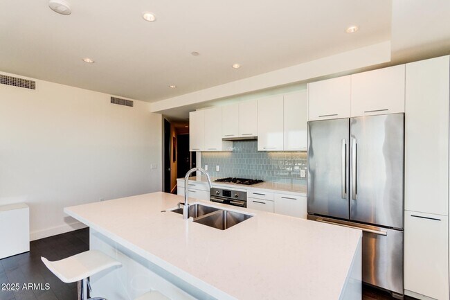 Building Photo - 4422 N 75th St