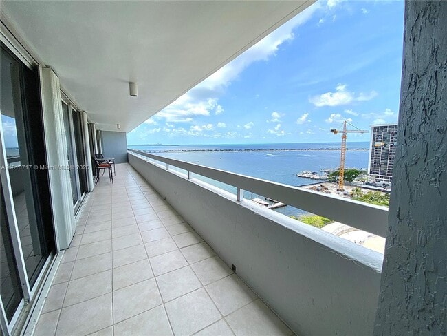 Building Photo - 1627 Brickell Ave