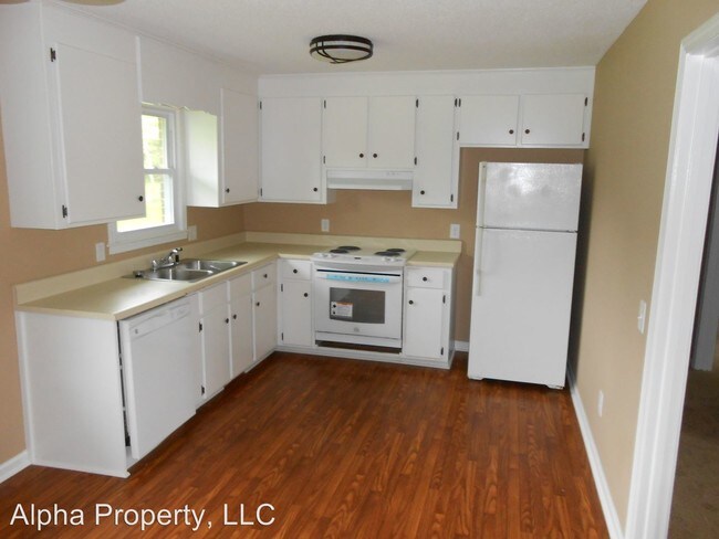 Building Photo - 3 br, 1 bath House - 1034 Hickory Lane