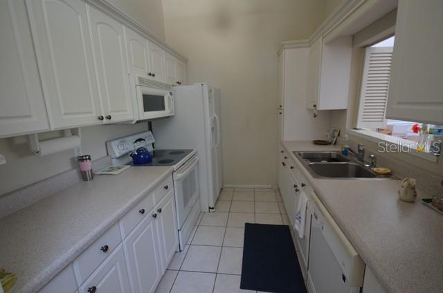 Building Photo - 716 White Pine Tree Rd
