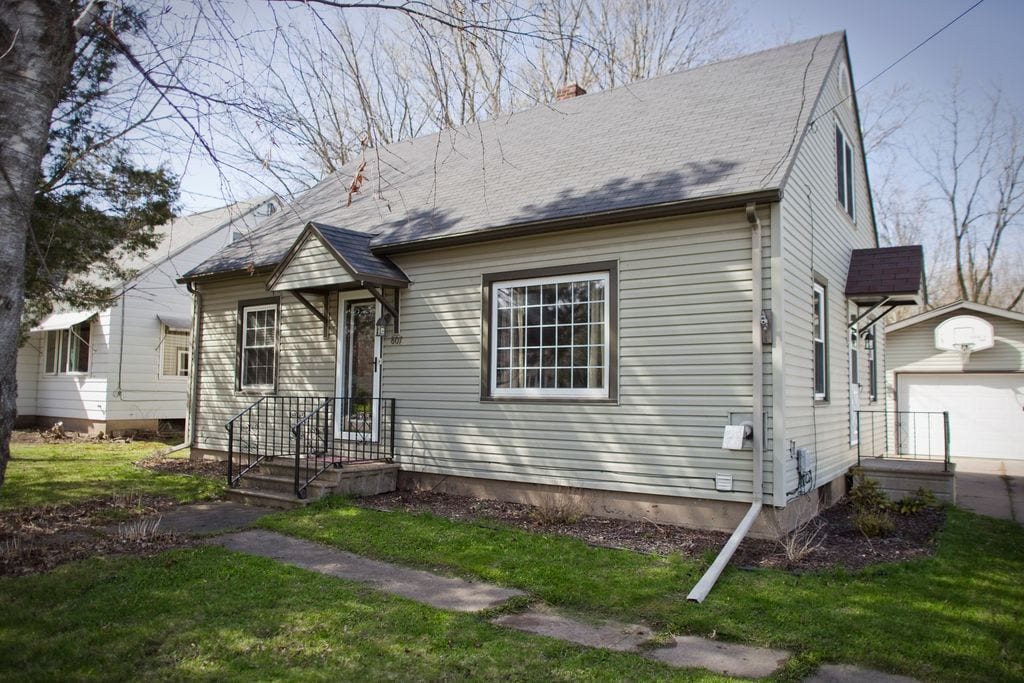 Primary Photo - 807 Adler Rd