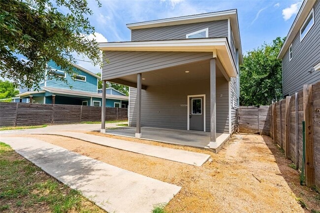 Building Photo - 1003 Valdez St