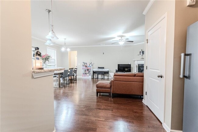 Foto del edificio - 801 Village Field Ct NW