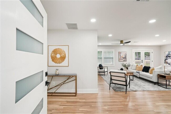 Foto del edificio - 5170 Chamblee Dunwoody Rd