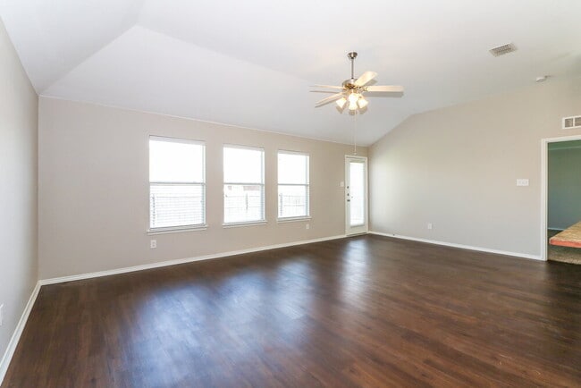 Building Photo - 513 Anchor Way