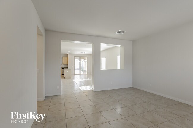 Foto del edificio - 42317 W Ramirez Dr