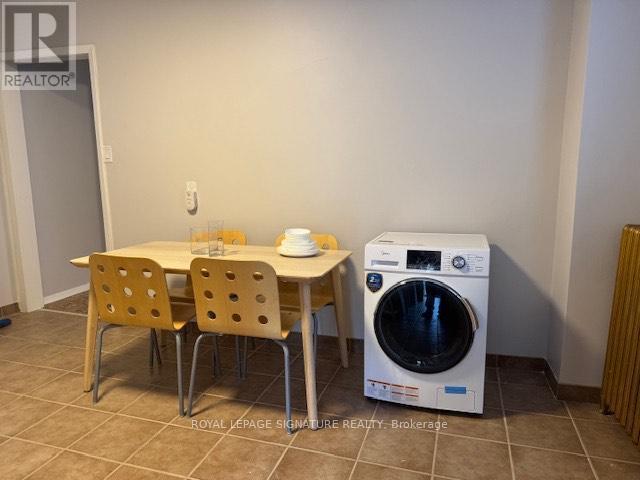 Building Photo - 18 Holland Park Ave