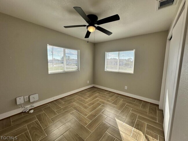 Building Photo - 127 Gordon Ave S