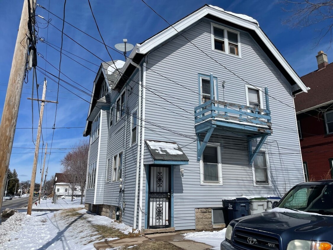 Building Photo - 1911 W Chambers St