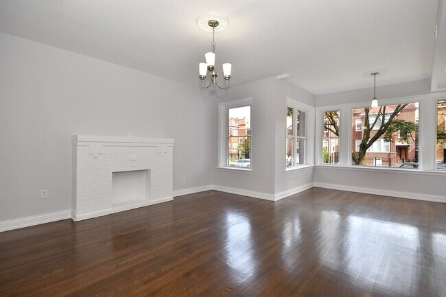 Foto del edificio - 4616 N Central Park Ave