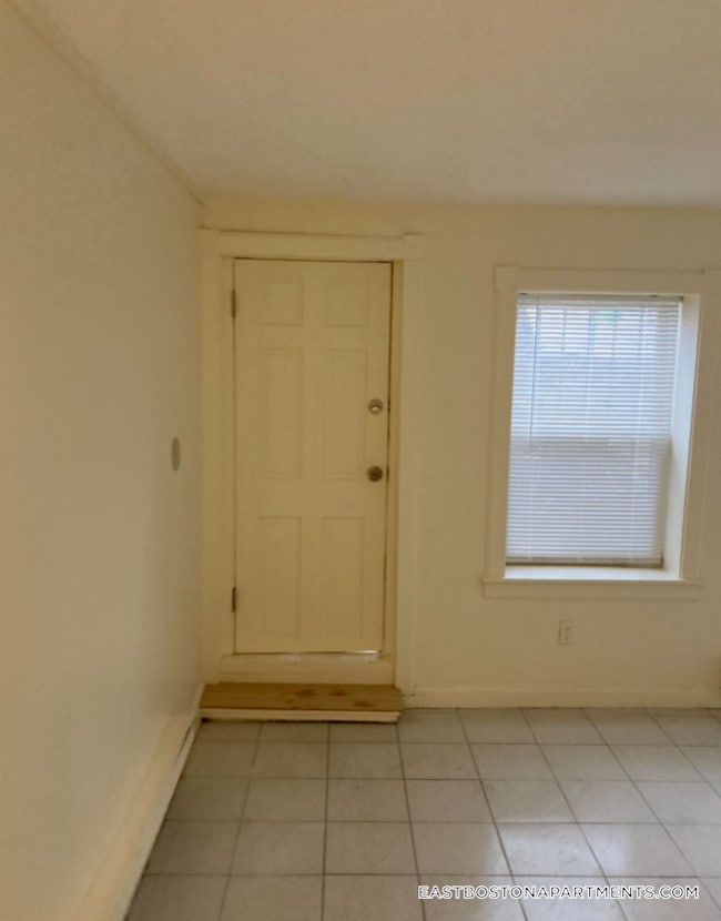 Building Photo - 120 London St