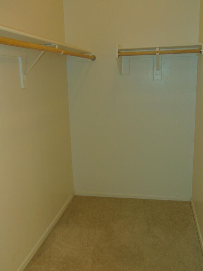 Building Photo - Madera Highlands 4 bedroom 2 bathroom w/Be...