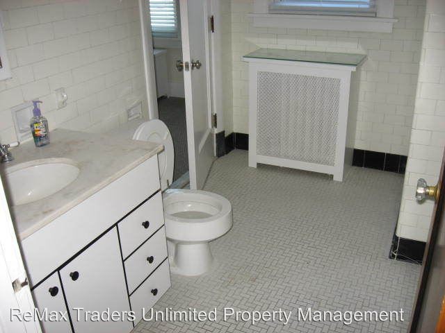 Building Photo - 4 br, 2 bath Apartment - 1505 Glen Ave.