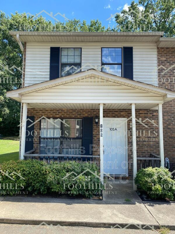 Primary Photo - 105 Woodland Dr