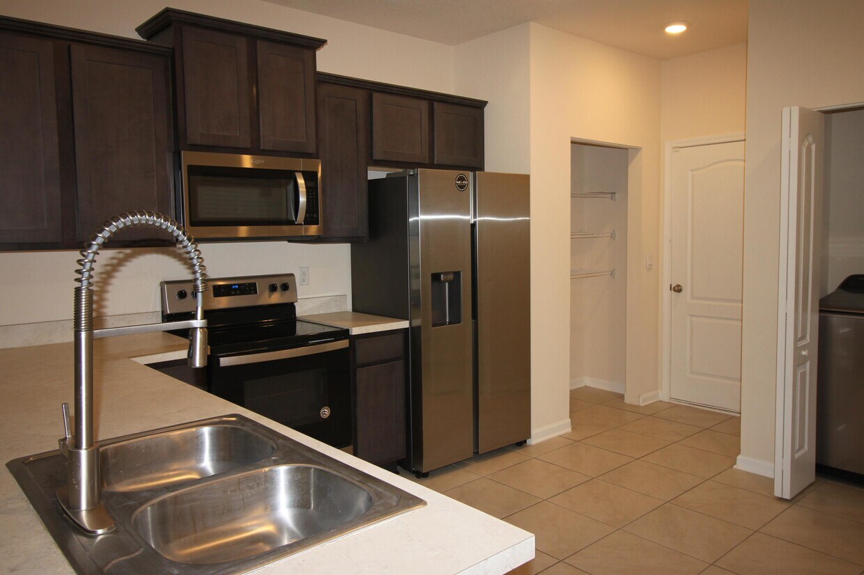 Foto principal - 7695 Legacy Trl