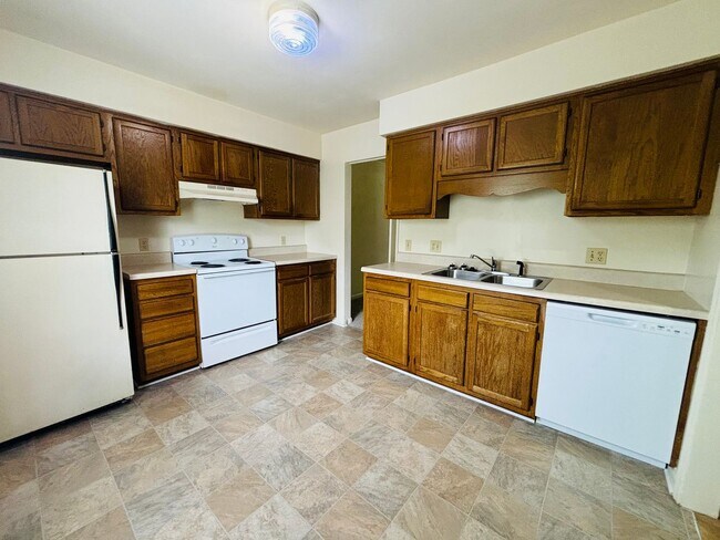 Foto del edificio - 2424 Ridge Rd