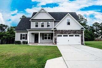 Building Photo - 204 Gillcrest Ct