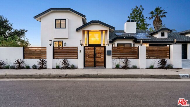 Building Photo - 11559 Dona Teresa Dr