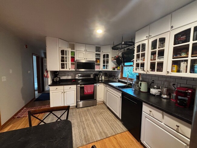 Foto del edificio - 3716 Knoll Ridge Dr