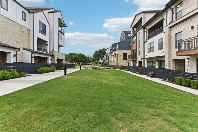 Foto del edificio - 4107 McKinley Fields Dr