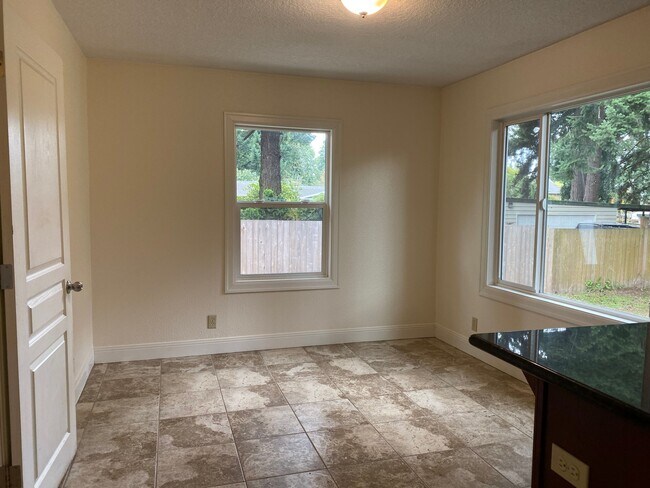 Foto del edificio - 13001 SE Claybourne St