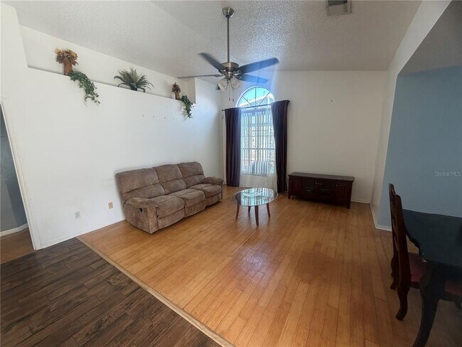 Foto del edificio - 3141 Arrow Dr