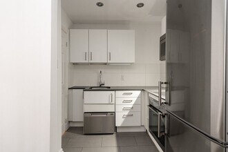 Building Photo - 54 Maitland St