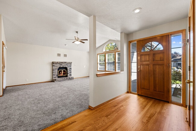 Building Photo - 5415 N Noble Fir Ave