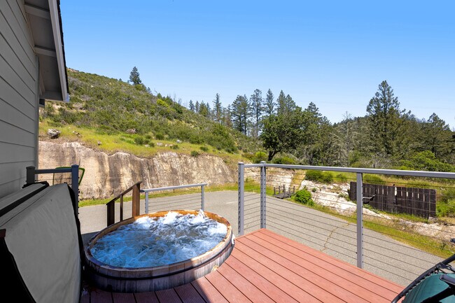 Foto del edificio - 323 Bodmer Ln