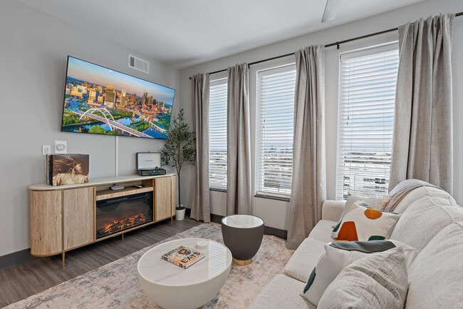 Building Photo - 2 City Pl