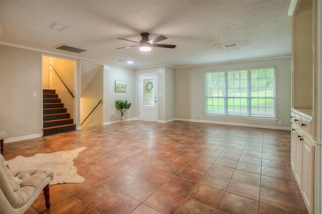 Building Photo - 6016 Teas Nursery Rd