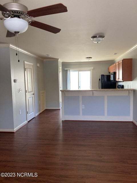 Building Photo - Beautiful 2 Bedroom, 1.5 Bath Townhome - 4...