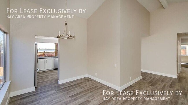 Building Photo - Newly remodeled! Fantastic 4BR/2 BA home w...