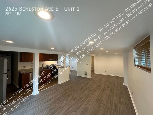 Foto del edificio - Eastlake renovated 2bedroom 1bath condo wi...