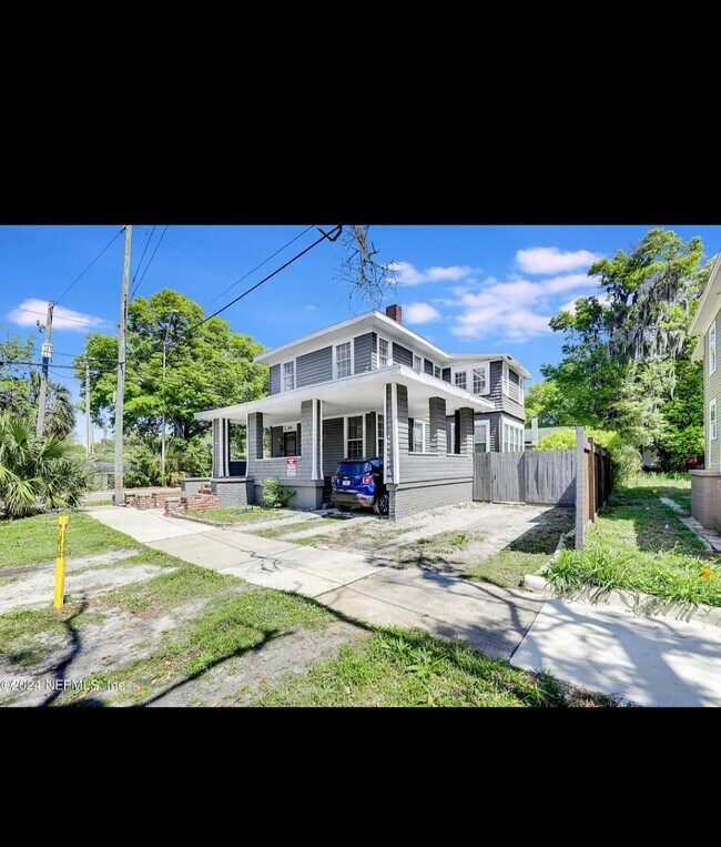 Foto del edificio - 2825 N Market St