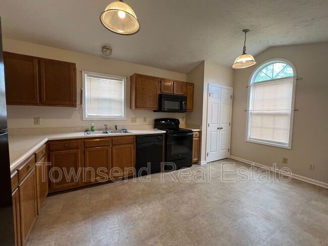 Building Photo - 3031 Kingfisher Dr
