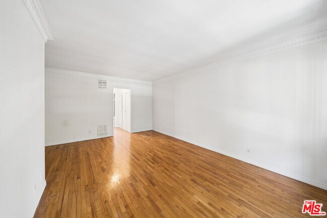 Foto del edificio - 1206 Hayworth Ave