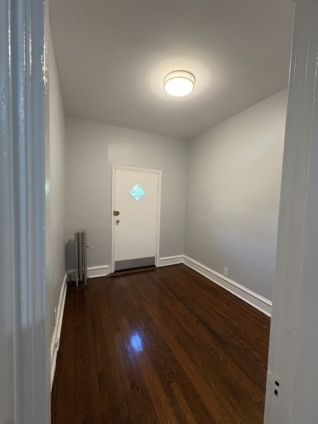 Building Photo - 6239 S Eberhart Ave