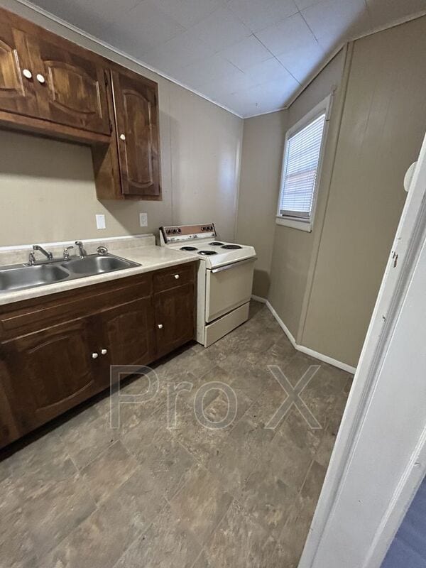 Foto del edificio - 302 E 7th St