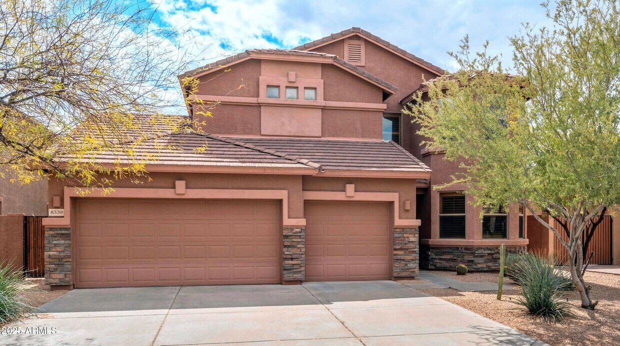 Foto principal - 8339 W Molly Ln