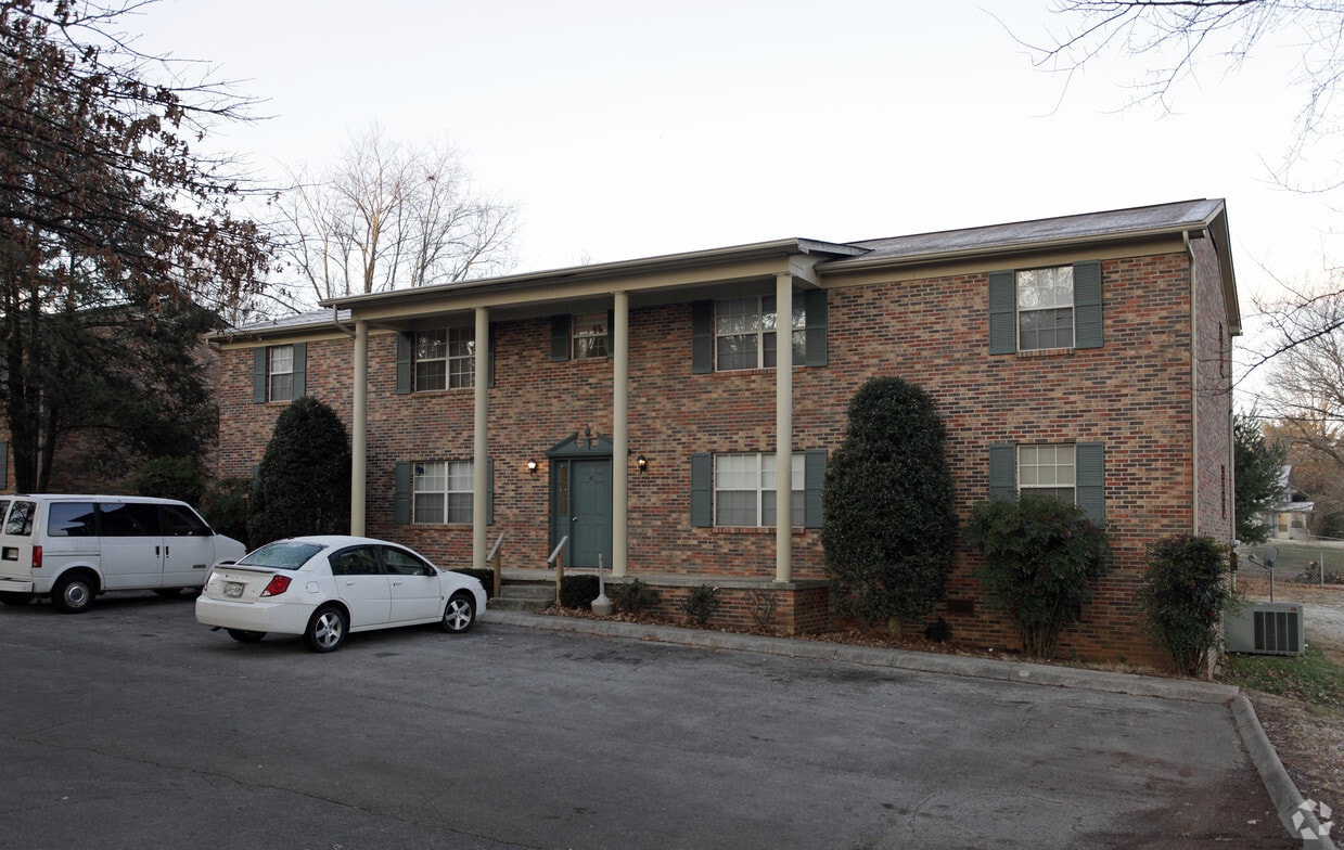 Building Photo - 1100-1109 Laura Lynn Cir