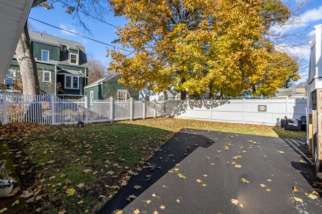 Building Photo - 506 Highland Ave