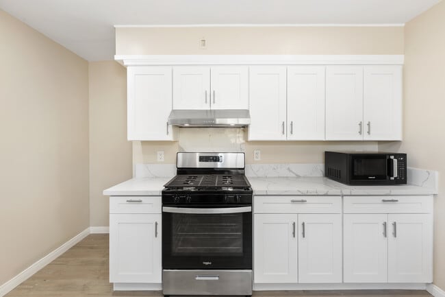 Building Photo - 7741 High St